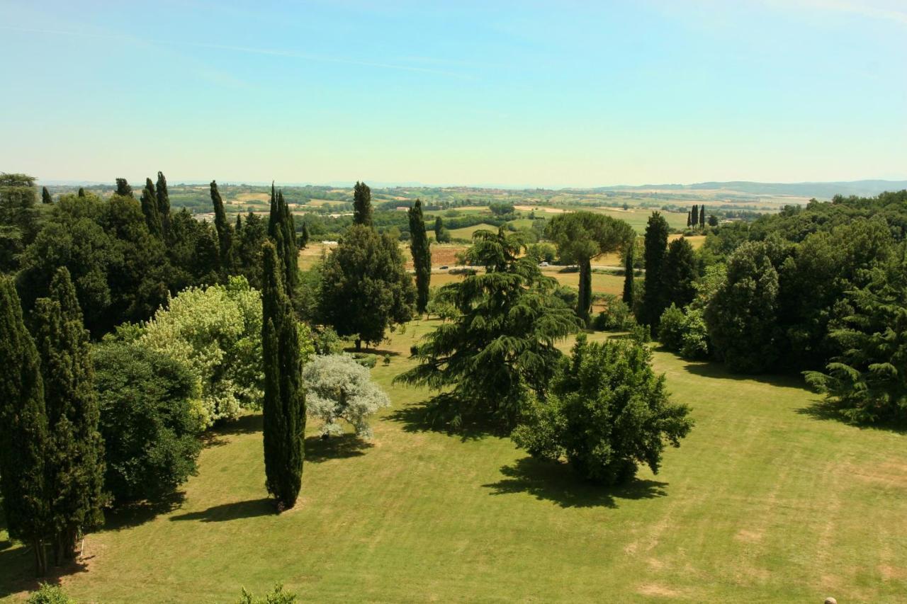 Castello Di Sovicille - Residenza D'Epoca Bed & Breakfast Exterior photo