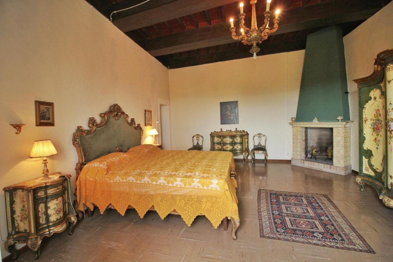 Castello Di Sovicille - Residenza D'Epoca Bed & Breakfast Exterior photo